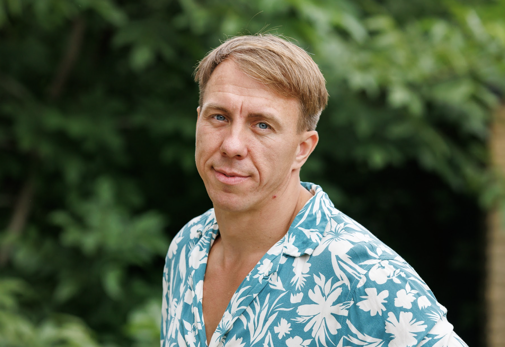 Рушниця і навіть банан: які новорічні подарунки назавжди запам'яталися відомим артистам